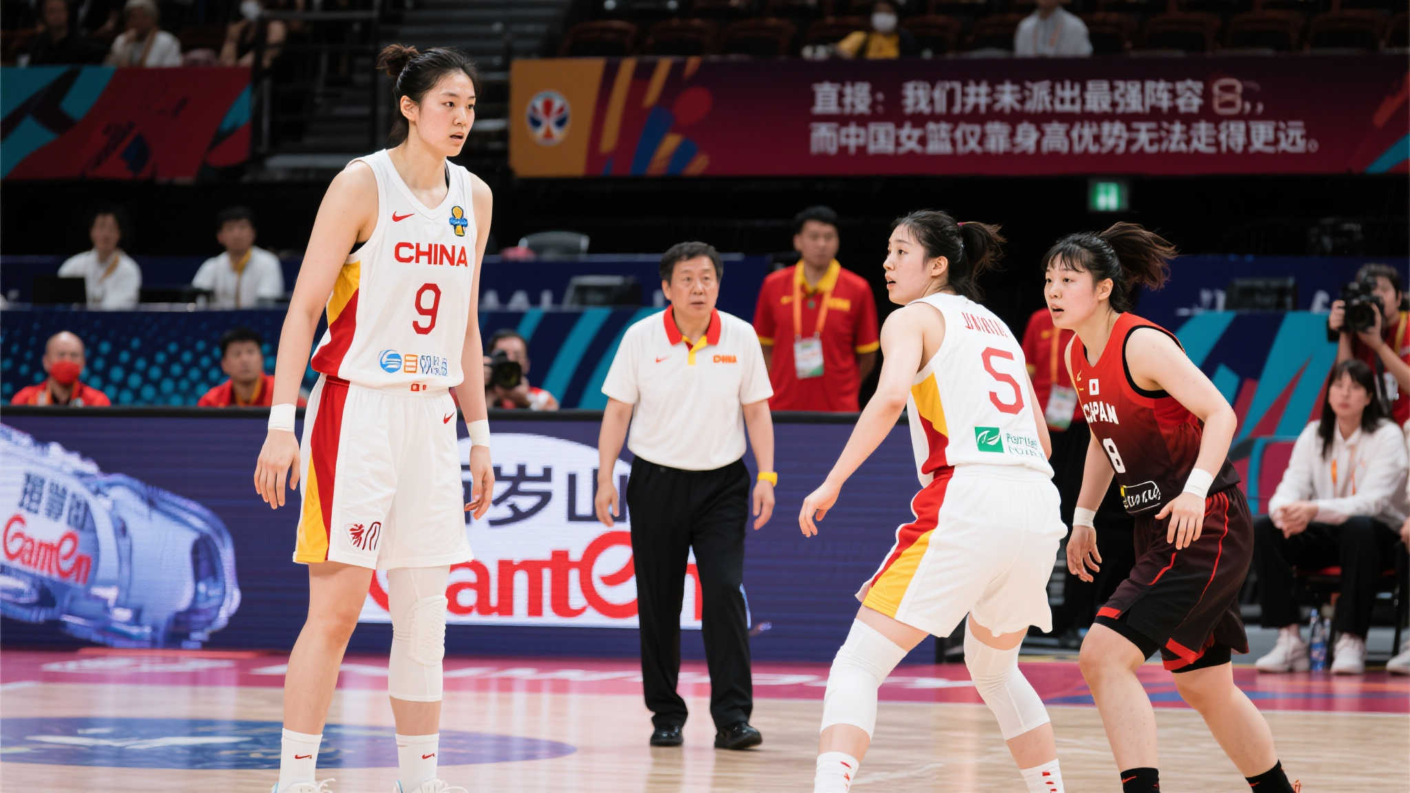 “日本队主帅:未派最强阵容,中国女篮需突破身高优势才有长远发展” 在国际篮球赛事中,中国女篮与日本队的一场较量尤为引